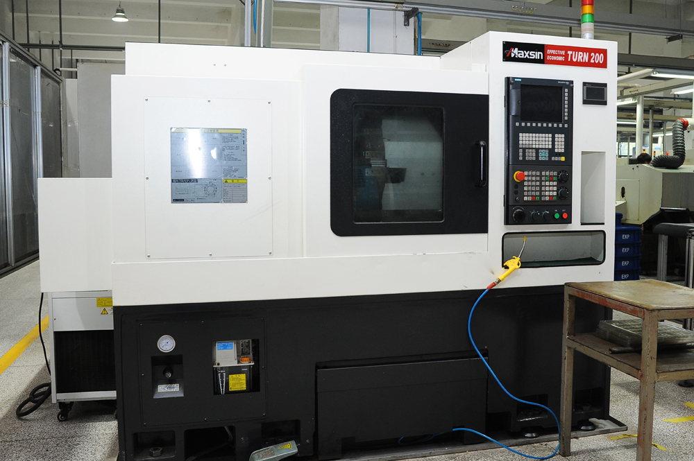 CNC Lathe EET200600U