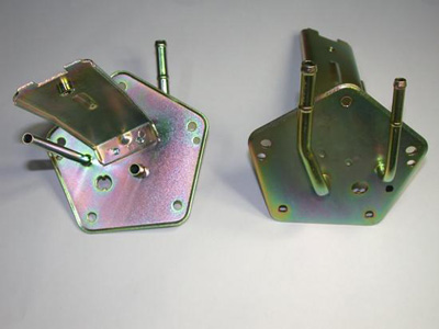 Commander chestnut bracket assembly